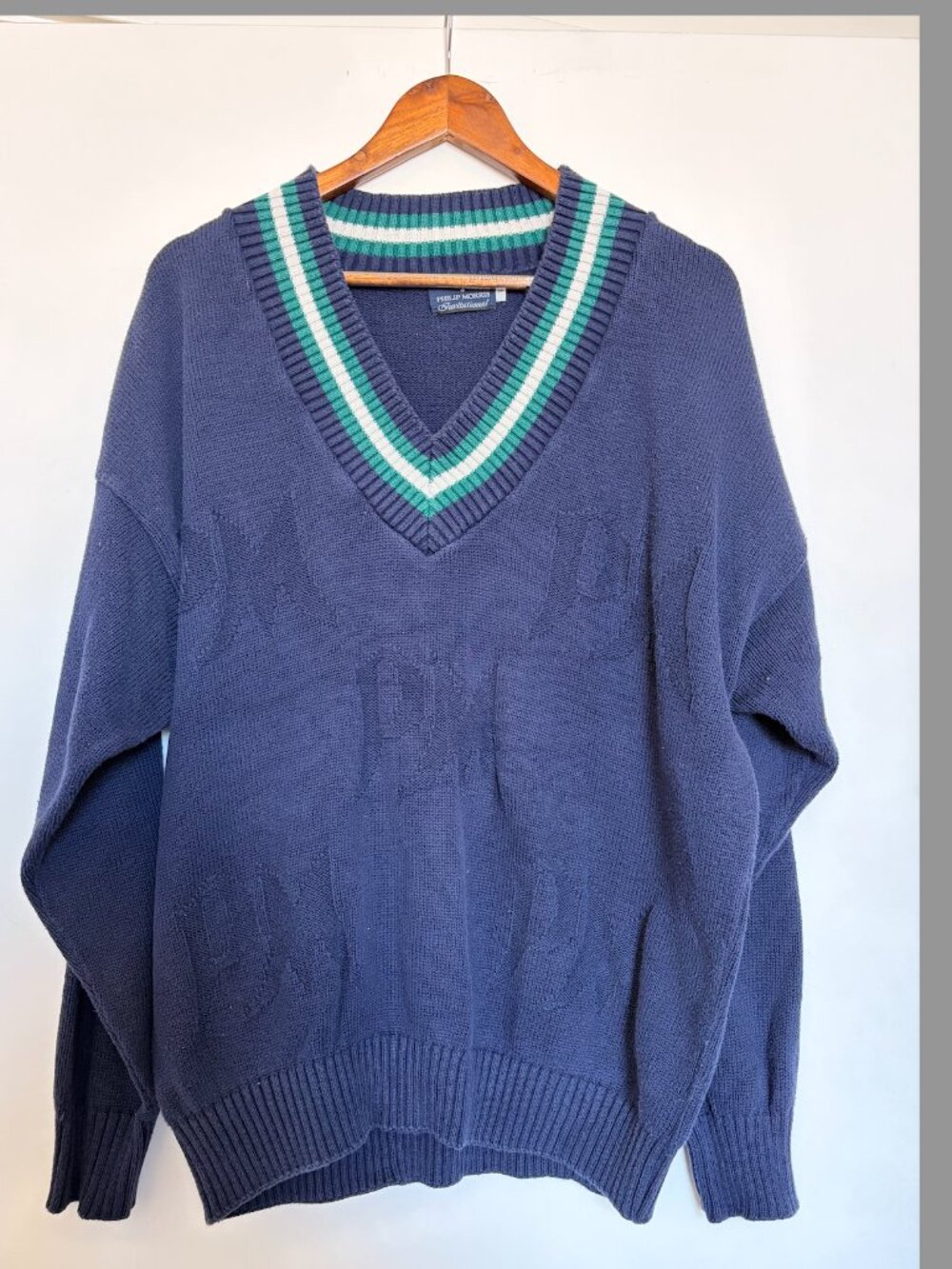 VINTAGE PHILIP MORRIS INVITATIONAL NAVY GREEN WHITE V NECK KNIT SWEATER SIZE L